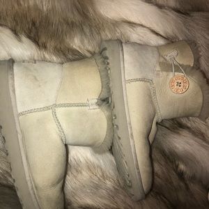 White ankle cut uggs